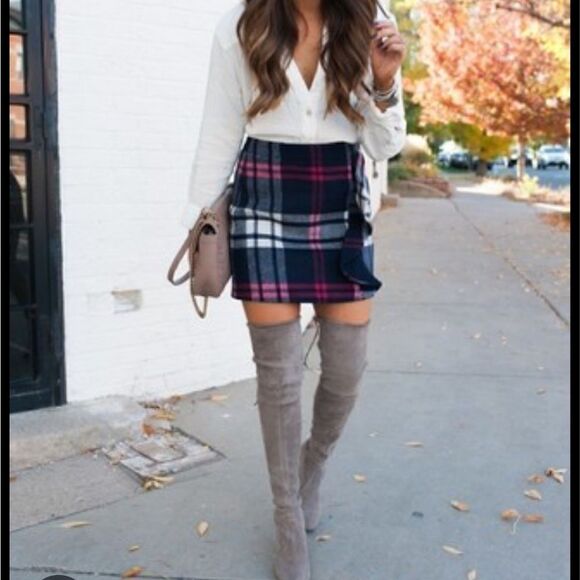 Heartloom plaid mini skirt.   Size M/L - Picture 7 of 11